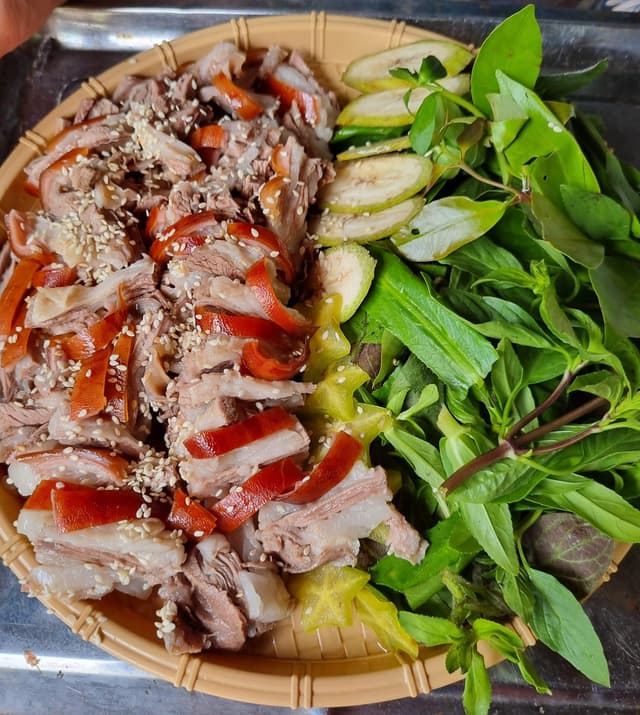 Thịt dê quay giòn sần sật